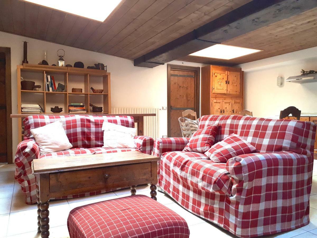 Chez Soi Taverna Alloggio A Courmayeur Kültér fotó