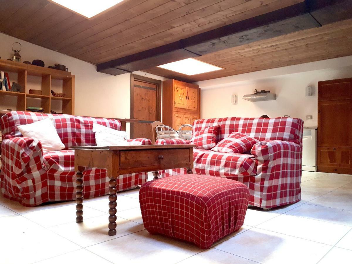 Chez Soi Taverna Alloggio A Courmayeur Kültér fotó
